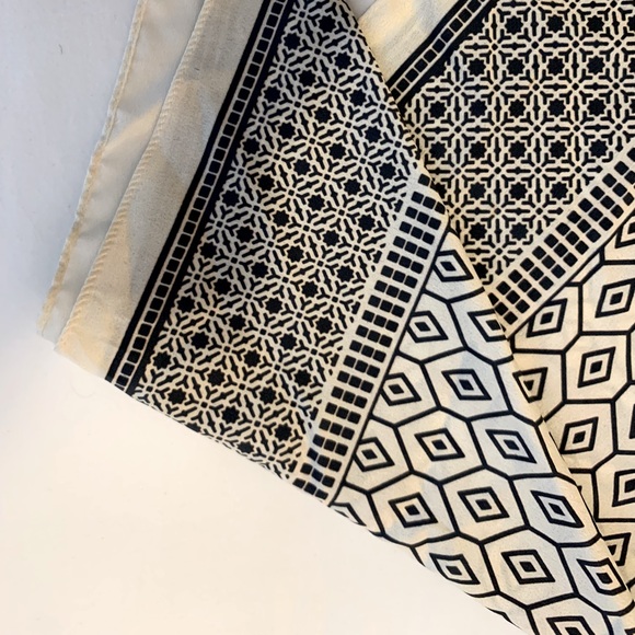 Printed Hair and Neck Scarf - Picture 4 of 4